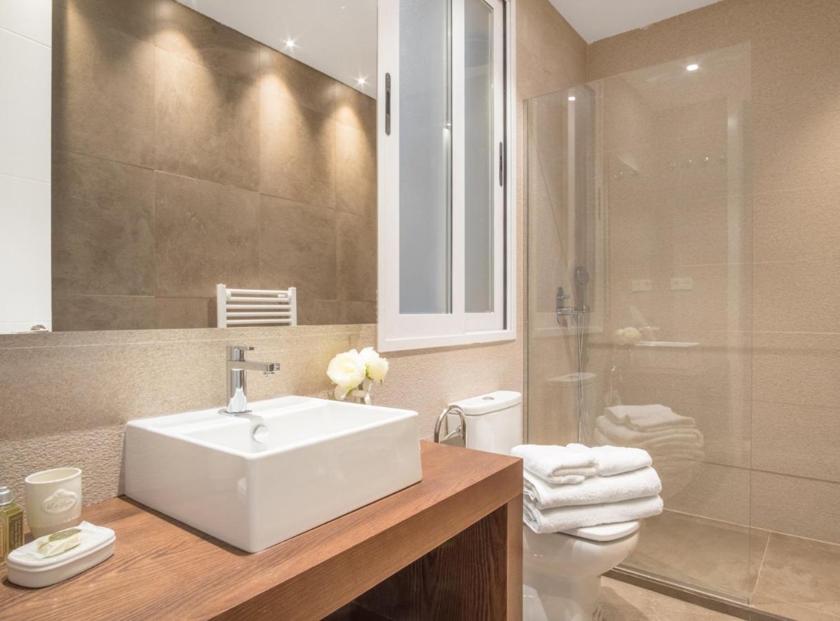 Experience The Best Of Madrid! Gran Via Apartment For 6, Comfort And Style In The Heart Of Chueca III Kültér fotó